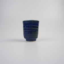 Vintage Studiokeramik Becher Tasse Dunkelblau Handgefertigt Signiert YP 8,2cm