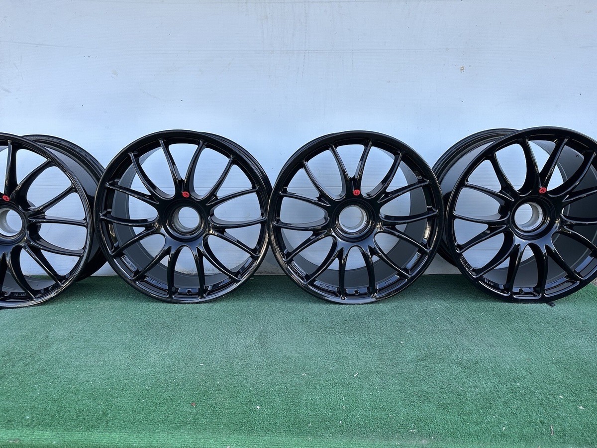 フェラーリF430 純正ホイール フェラーリ F430スパイダーの純正カラーのアルミホイールを