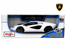 Lamborghini Countach LPI 800-4, NEW IN BOX 1:18 Scale Model Car - White