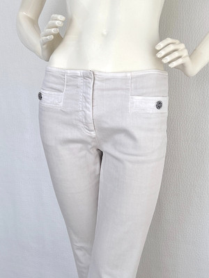 1600  CHANEL Beige Jeans Subtle Heathered Effect, Size 38 ''CC'' logo buttons