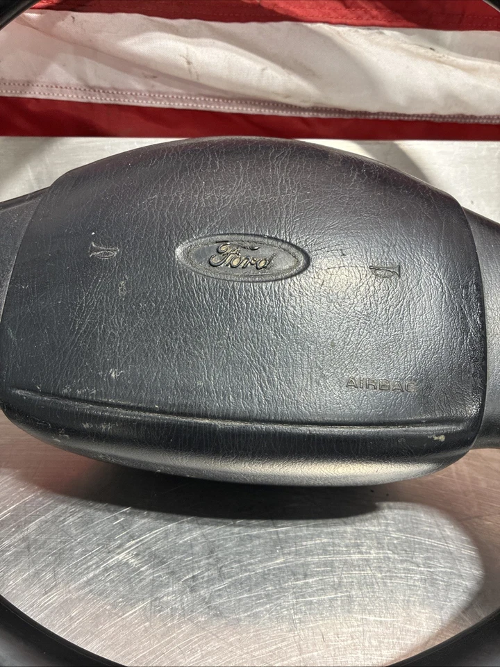 1999-2007 Ford ExcursionF150 F250 F350 Super Duty Steering Wheel OEM - Image 2 of 4