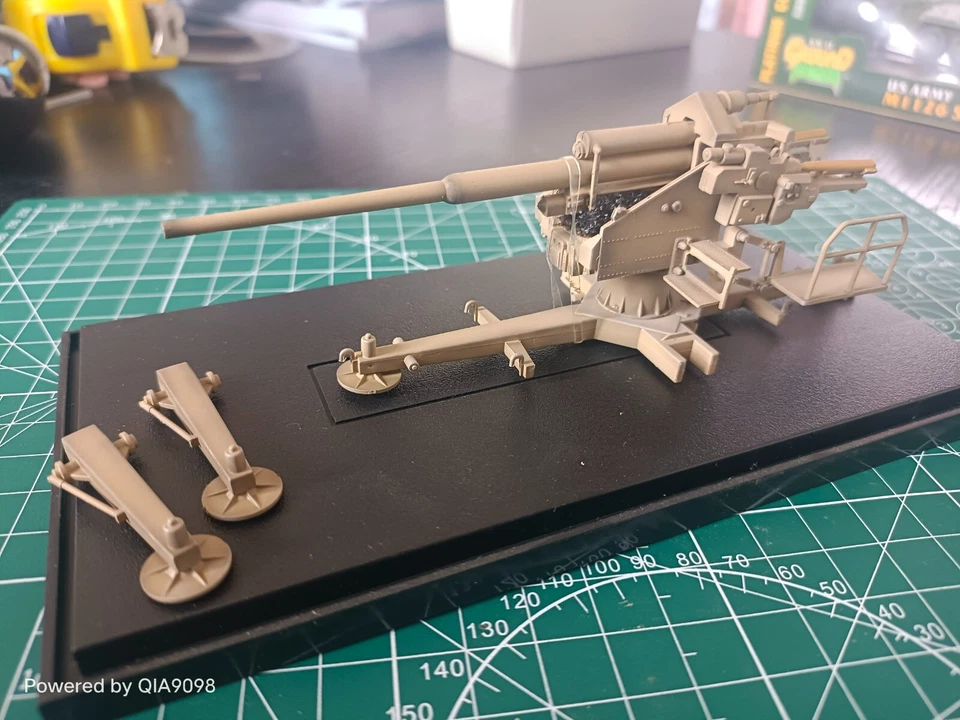 New 1/72 WWII German 128mm FLAK40 With Kreuzlafette 1944 Desert Color Model - Image 3 of 4
