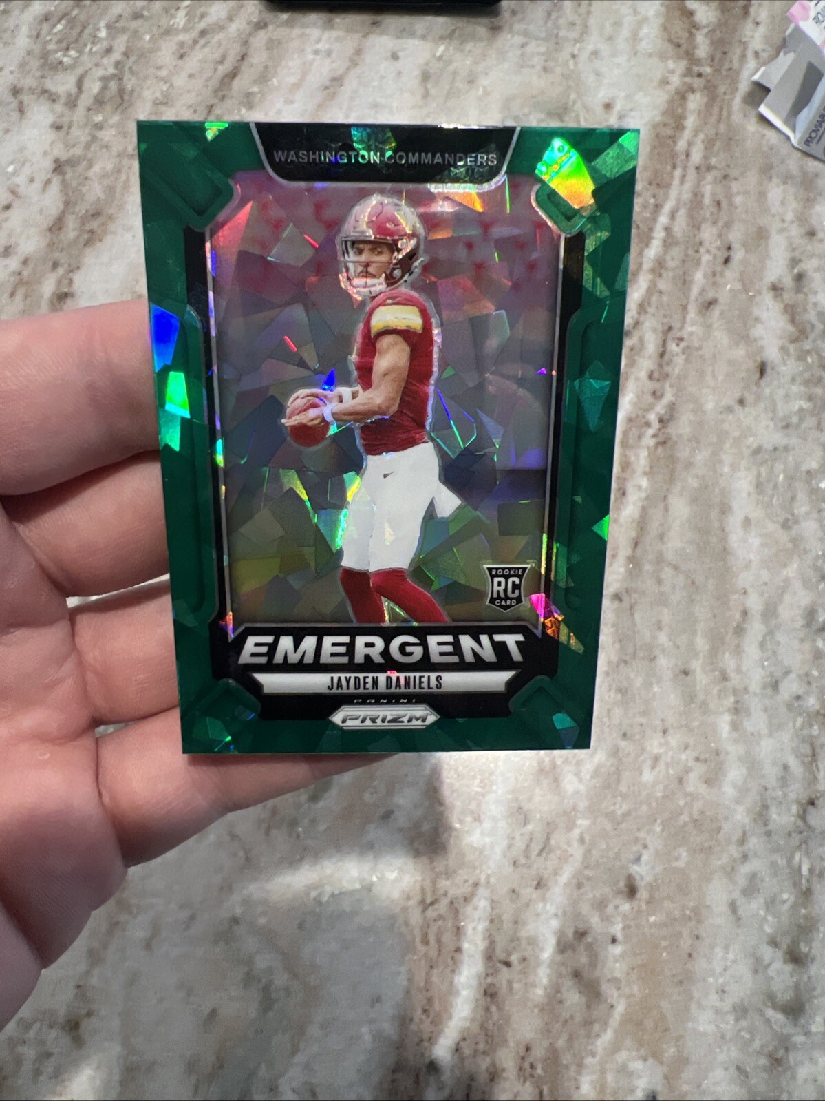 2024 Panini Prizm - Emergent Green Cracked Ice Jayden Daniels (RC) 