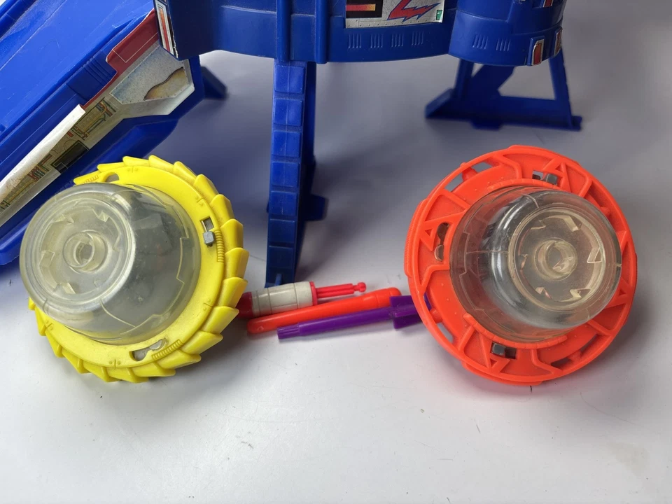 NEAR Complete Micro Machines Z-Bots - Vortexx HQ Battle Base - 1994 - Image 2 of 4