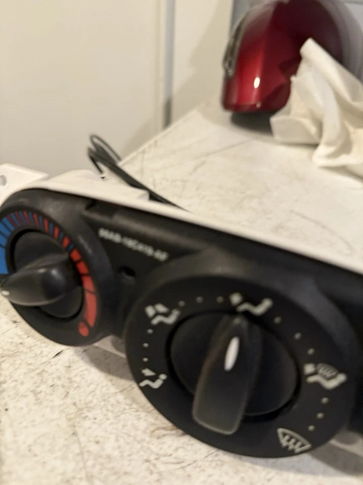 Interruptor de control de temperatura de calefacción Ford Focus 2000-2007 OEM 98AB18C419AF Foto 2 de 4