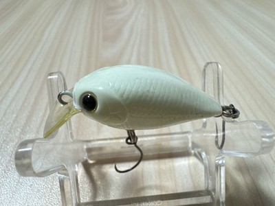 Lucky Craft Medium Cra pea 34 34mm 2.8g Crankbait Bass Fishing Lure (A291