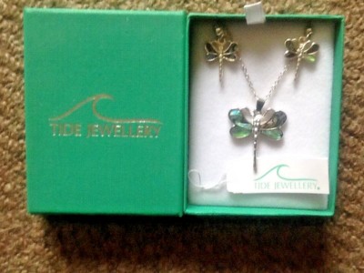   NEU LIBELLE SCHMUCKSET  
