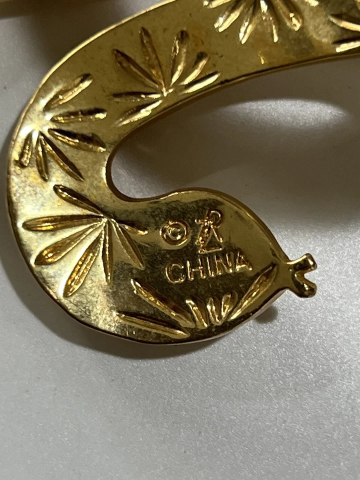 PULSERA SERPIENTE SERPIENTE ALREDEDOR DE LA MUÑECA CHAPADA EN ORO RACHEL ZOE Foto 4 de 4