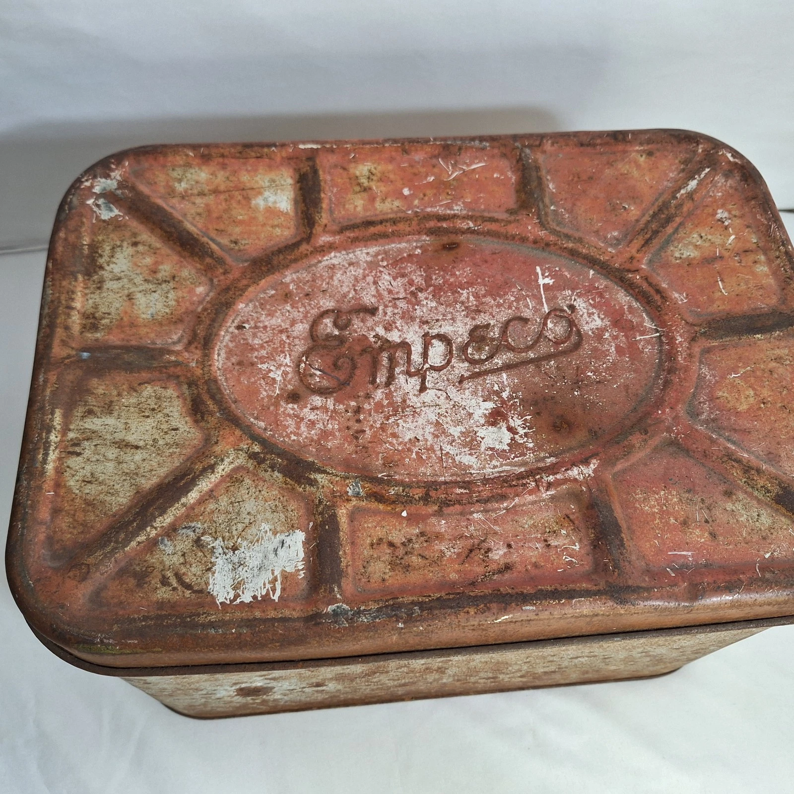 Vintage 1940s Empeco Tin Bread Box Red Rust Lid Opens
Opens in a new window or tab