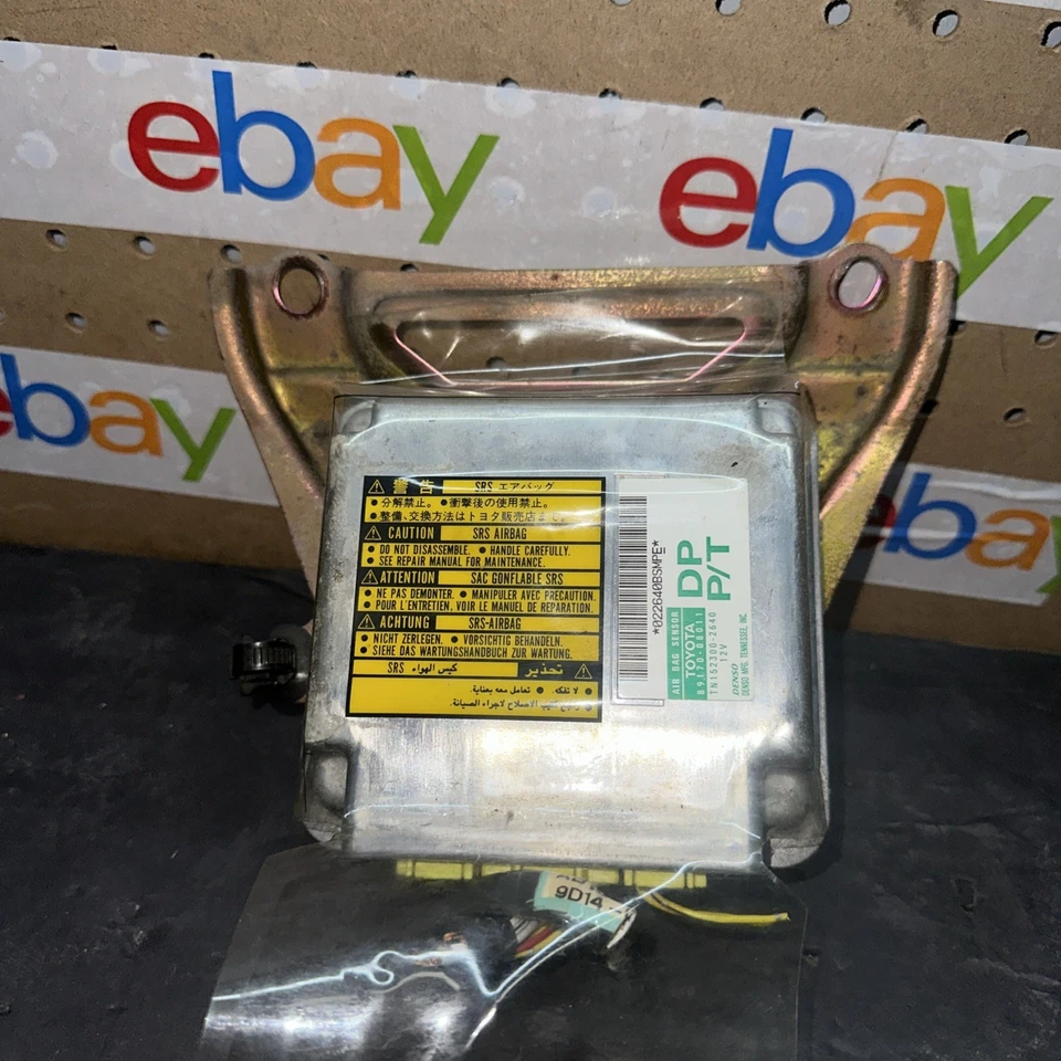 Módulo de control Toyota Sienna SRS 1999-2000  Foto 2 de 4