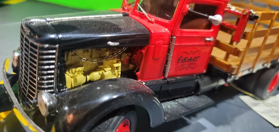 Cama de estacas Peterbilt 1939 escala 1:32 Franklin Mint. Foto 3 de 4