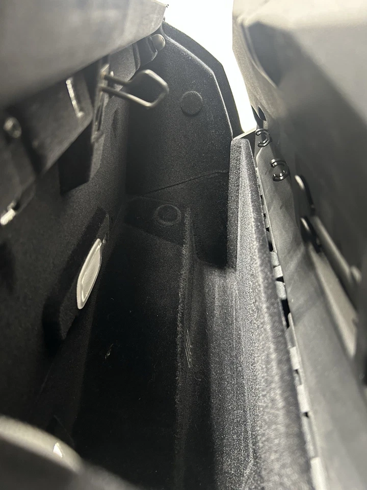 10-13 Mercedes E350 E550 W207 Cupé Salpicadero Guantera Compartimento Negro OEM Foto 2 de 4