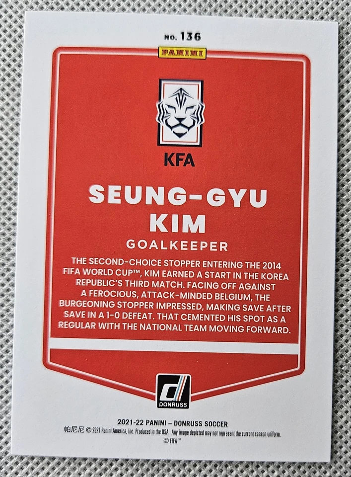 2021-22 Donruss Soccer  Purple Laser Prizm #136 Seung-Gyu Kim 34/99 KOREA  - Image 2 of 2