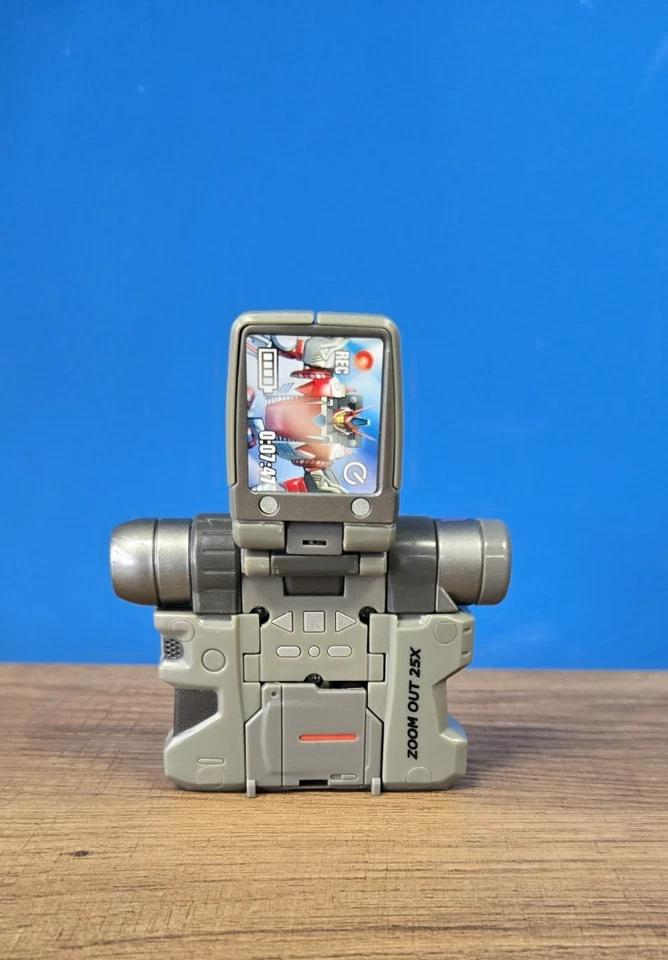 Transformers 2008 Movie Series Real Gear Robots Zoom Out 25X Complete - Image 2 of 4