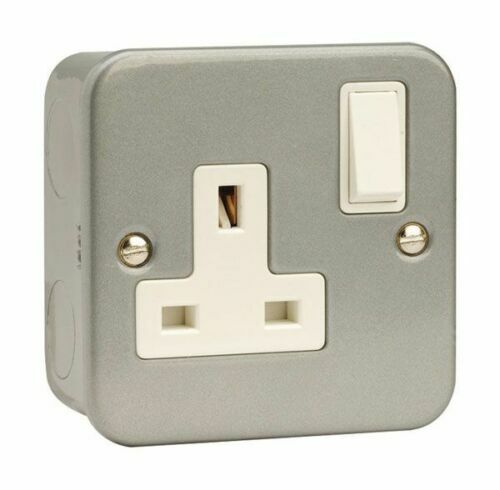 1 Gang Metal Clad 13Amp Socket | Click CL035 Switched Electrical Outlet