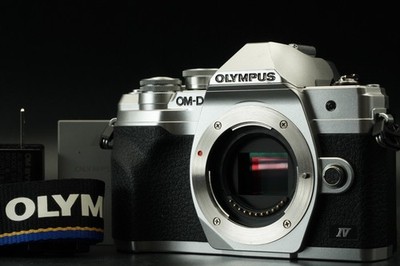 Olympus OM-D E-M10 Mark IV Silber Spiegellose Kamera #11628