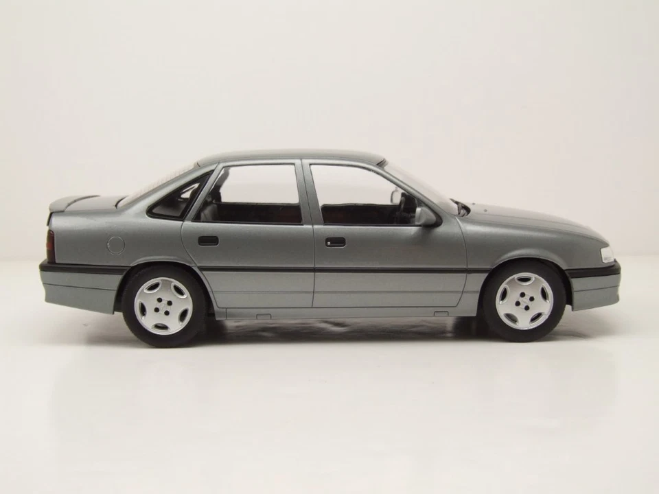 Opel Vectra A 2000 1988 Grigio Scuro Metallico Modellino 1:18 MCG - Immagine 4 di 4