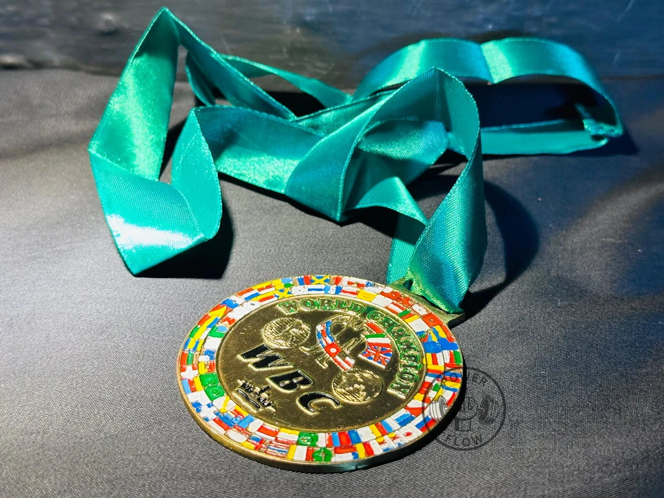 WBC世界拳击冠军拳击奖章绿丝带 — 第 3/4 张图片