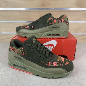 camo green nike