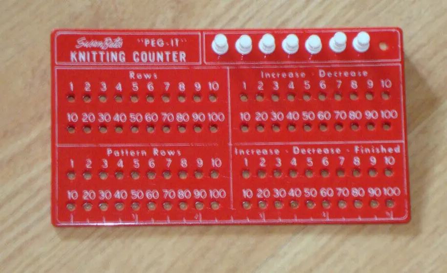 Vintage Susan Bates Peg It Knitting Counter RED with 7 White Pegs