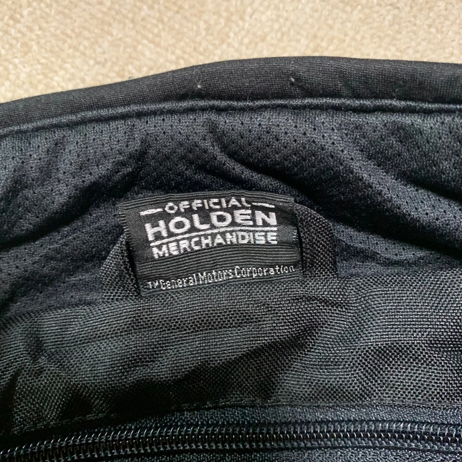 Holden Racing Team HRT Racing Windbreaker Jacket Black Red Sponsor L - product detail image 10