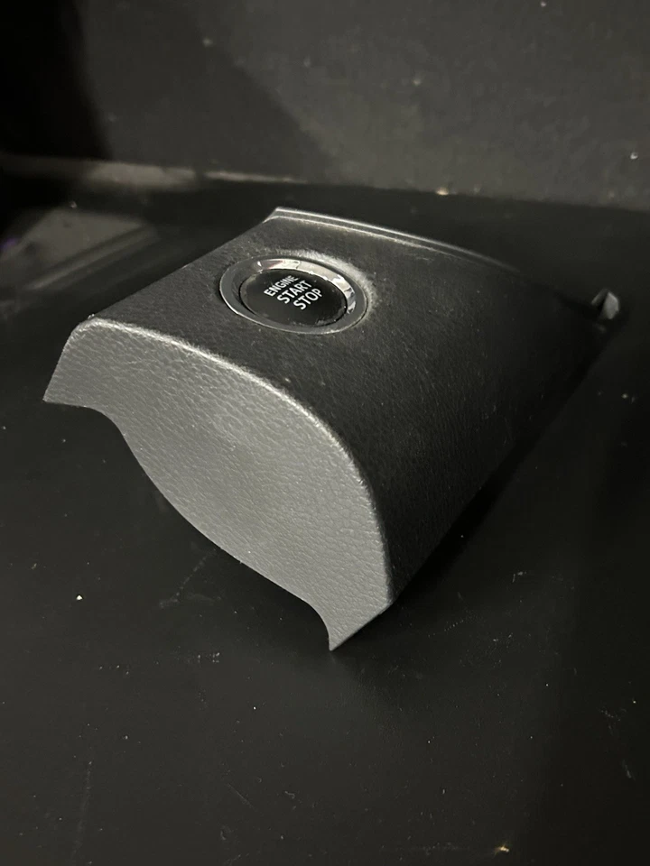 Botão de partida/parada do motor Toyota Camry 2018 com painel de acabamento preto 5548006410 fabricante de equipamento original - Imagem 3 de 4