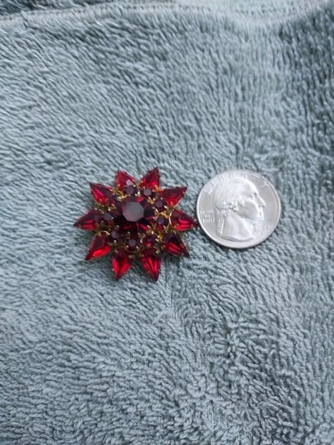 Vintage Costume Jewelry Brooch Pin