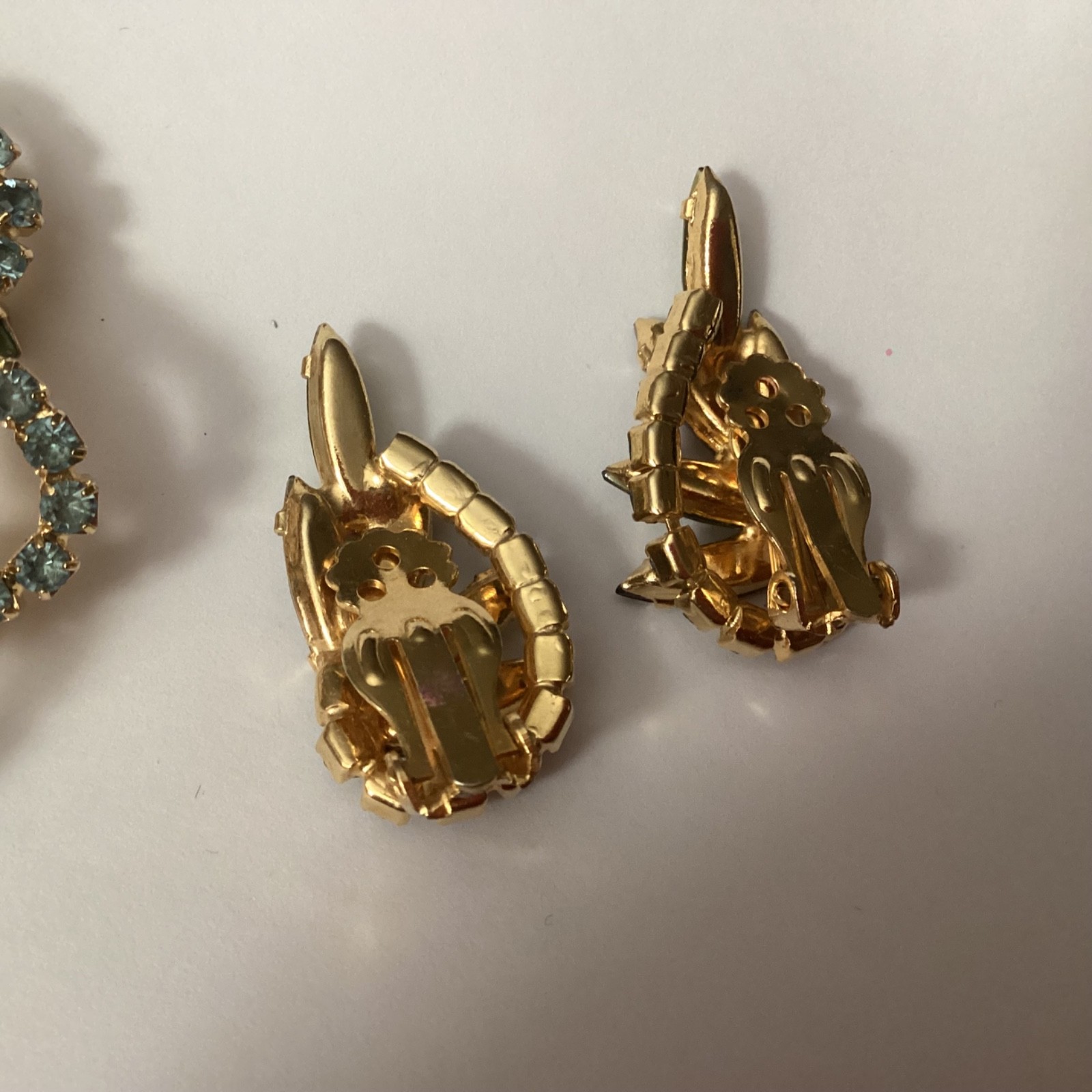 Gorgeous Unsigned Vtg Multicolored Rhinestone Sta… - image 4