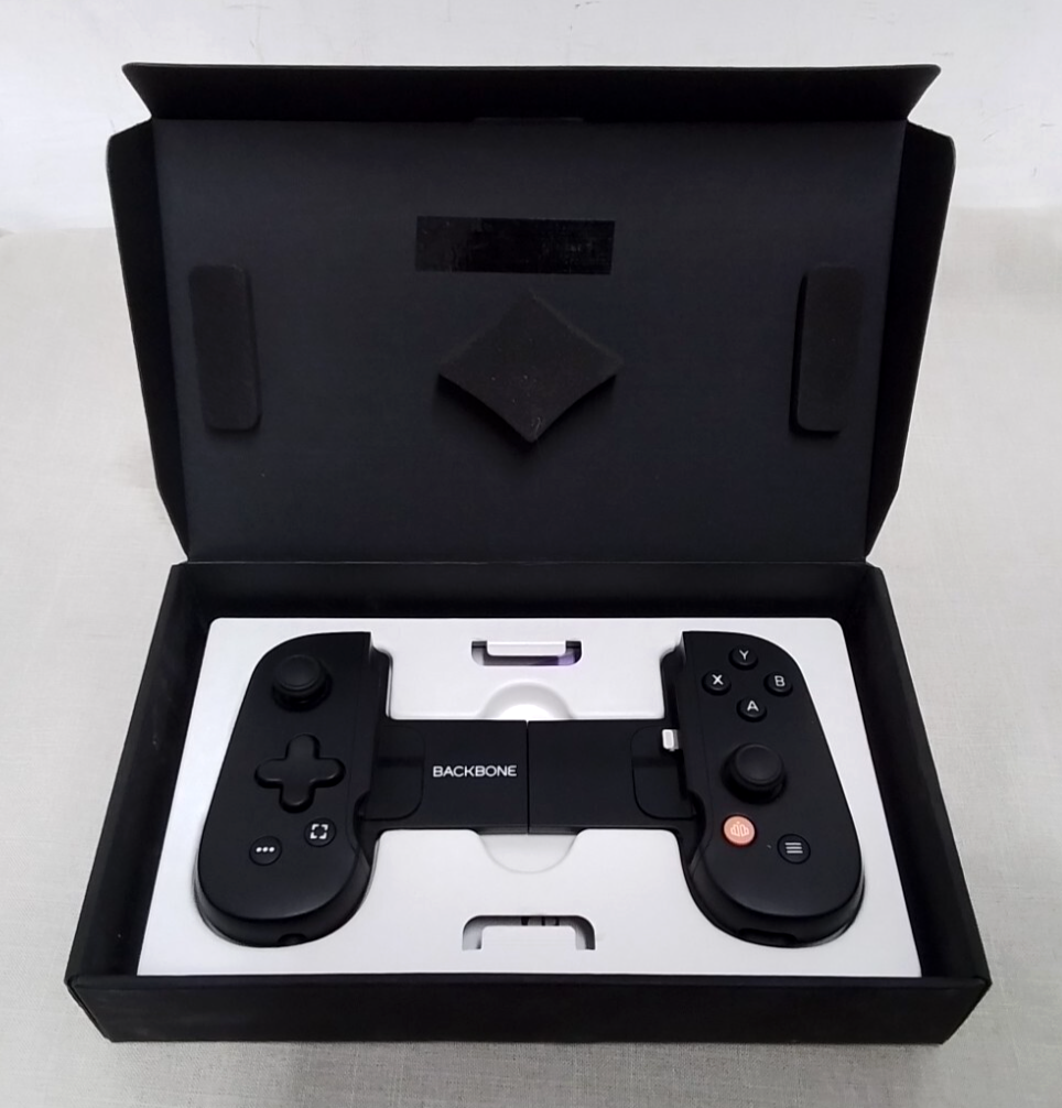 ※新品未開封　BACKBONE 第2世代 Lightning BB-02-W-S Backbone BB-02-W-SW One PlayStation Edition Lightning Mobile