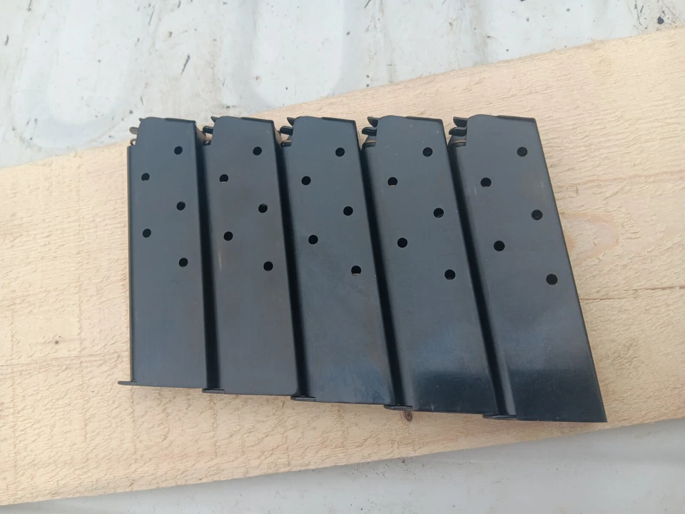 5 Colt 1911 45acp originales de fábrica 7º. Revistas - Nuevas Foto 3 de 3