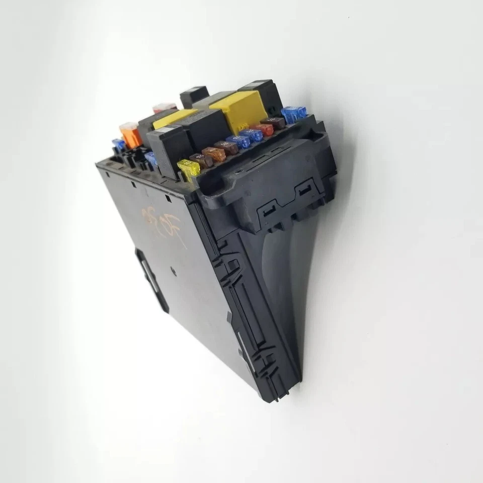 01-09 Mercedes W203 C230 C240 C280 Front Fuse Relay SAM Module Junction Box OEM - Image 3 of 4