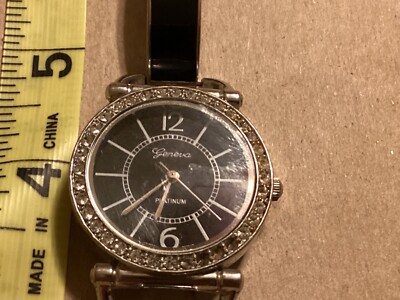 Geneva Platinum - Ladies Quartz Watch with Crystal Bezel - New Battery - Runs