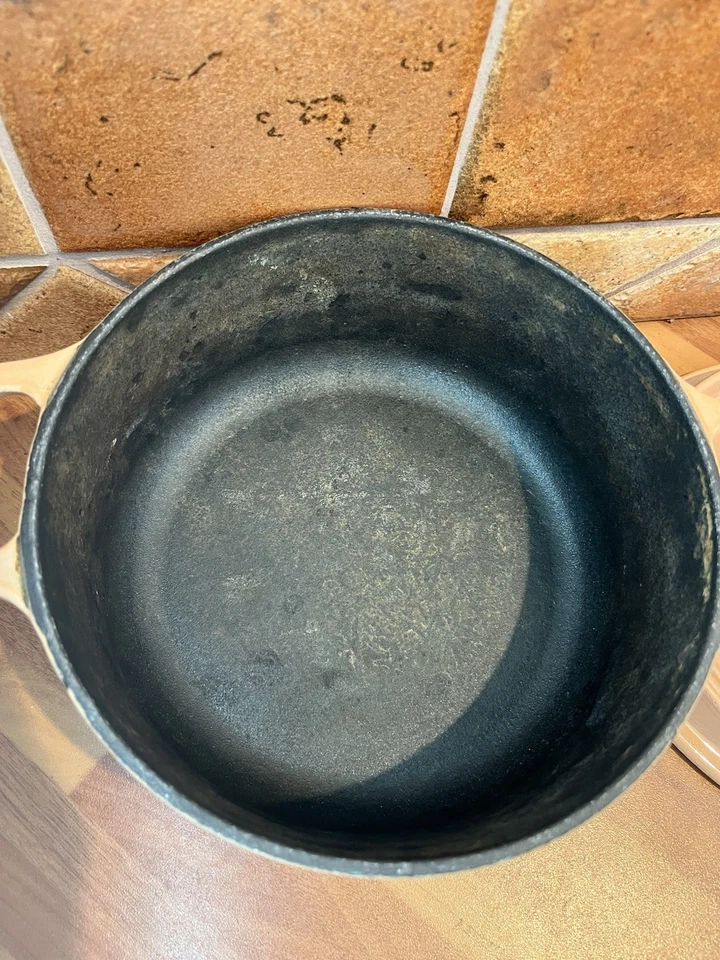 Invicta French Cast Iron Cooking Pot Beige Homeware Vintage Kitchenware Metal - Image 4 of 4