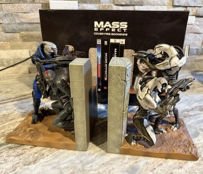 Mass Effect BioWare Store Exclusive Bookends Shepard + Garrus + Geth Limited Ed