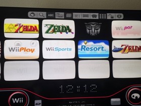 White Nintendo Wii Console Bundle Complete