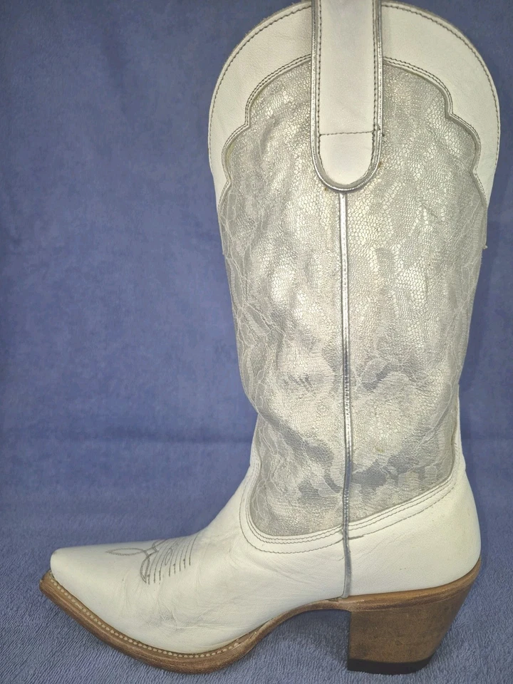 Shyanne Women's Billie Western Boots White metallic Silver Size 8.5 M, Preowned - Image 3 of 4