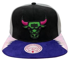 Mitchell & Ness Black/Grey NBA Chicago Bulls Day 5 Snapback Hat - OSFA