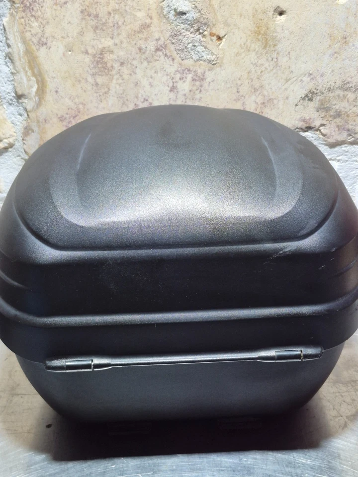 TOP CASE GIVI AVEC SUPPORT - Photo 2/4