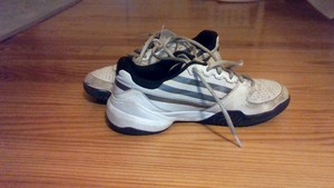 adidas non marking tennis shoes