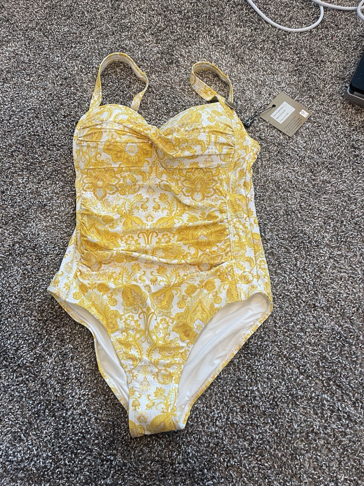 Foto 2 di 6