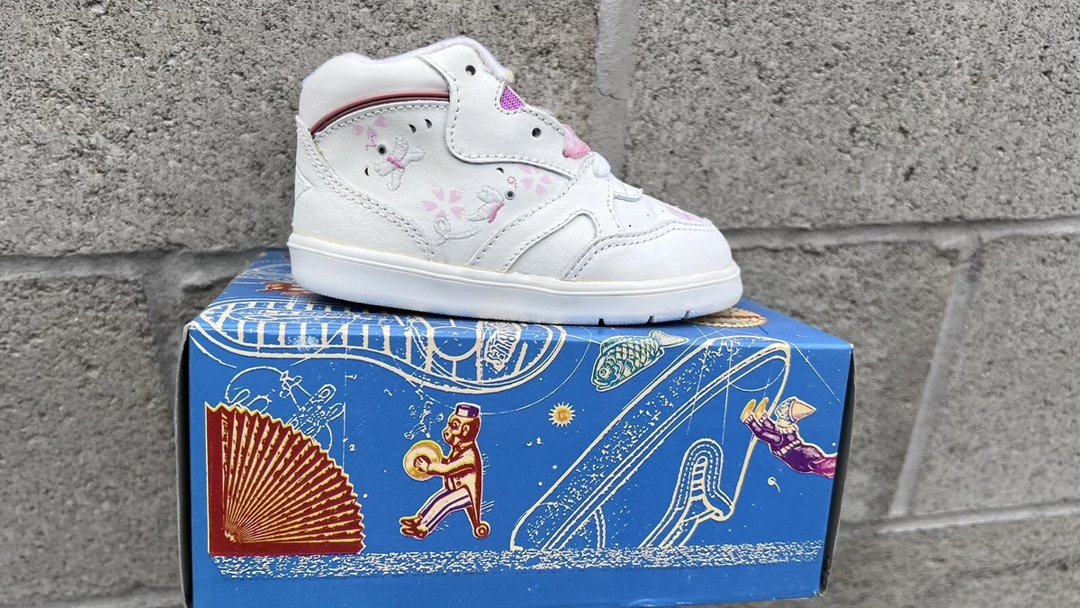 Discount sneaker stores sale