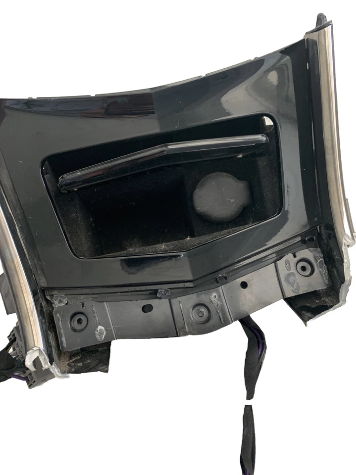 Cadillac ATS 2013-2016 OEM bandeja de tablero central delantera Foto 3 de 4