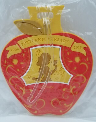 Disney Princess Half Marathon 10th Anniversary Luggage Tag & Pin Snow White 