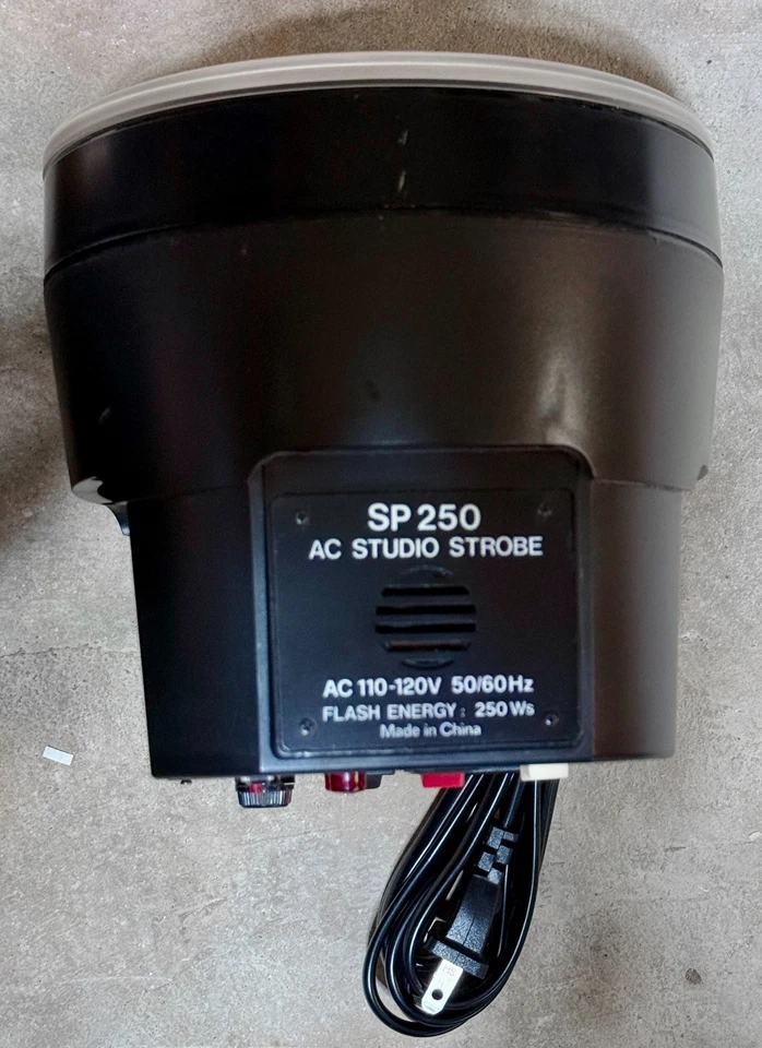 Pro 4-Light Studio Strobe Kit with Extensive Accessories - Image 3 of 4