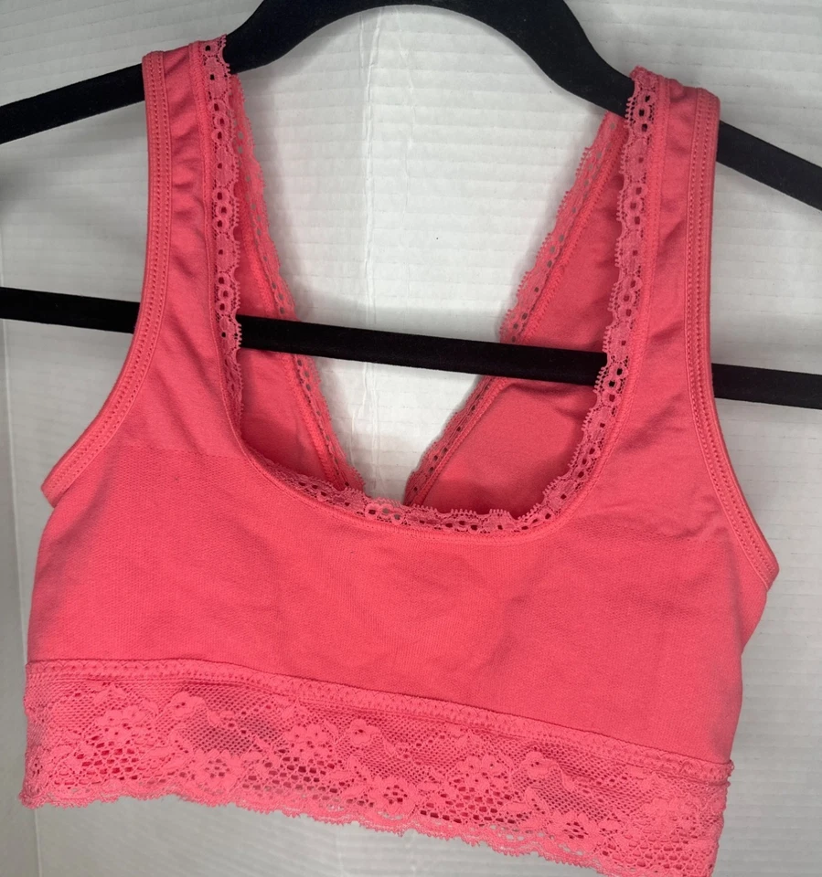 Sujetador deportivo Coobie grande ligeramente acolchado cuello en V con ribete de encaje cómodo elástico Foto 4 de 4