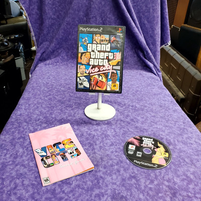  EXCELLENT SONY PS2 GRAND THEFT AUTO VICE CITY  w/BOOK TESTED & WORKING 