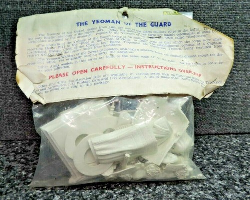 Airfix Yeoman of the Guard Construction Model Kit England Bag Header Card Figure - Picture 3 of 4