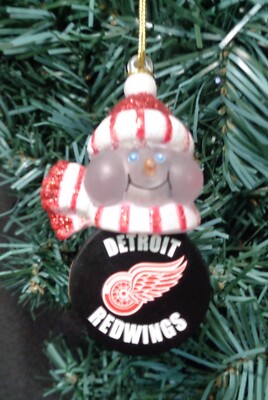 Detroit Red Wings Snowman Head on Hockey Puck ornament/magnet