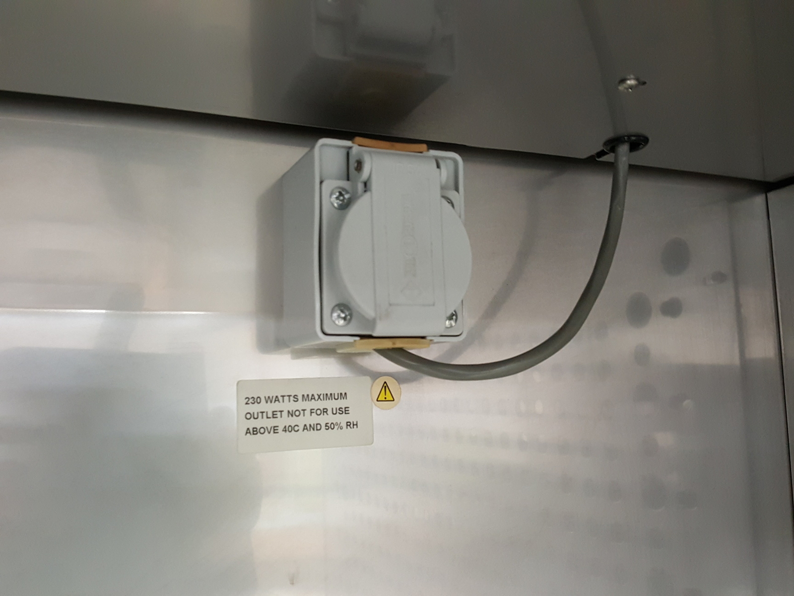 Thermo Scientific Forma ReachIn CO2 Laboratory Incubator Model 3951