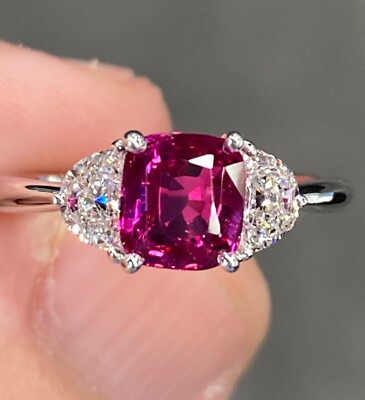 Wunderschöner GIA-zertifizierter unbeheizter 2,1 ctw Rubin & F VS Diamant 18 K Weißgold Ring